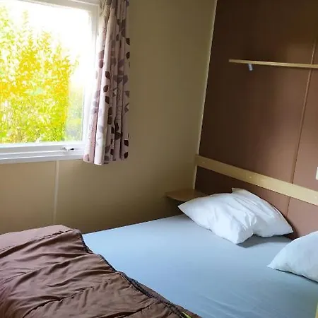 Confortable En Campagne A Avec Piscine *