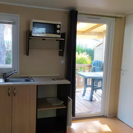 펜션 Confortable En Campagne A Avec Piscine Argences-en-Aubrac