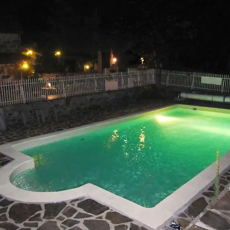 Confortable En Campagne A Avec Piscine 펜션 Argences-en-Aubrac