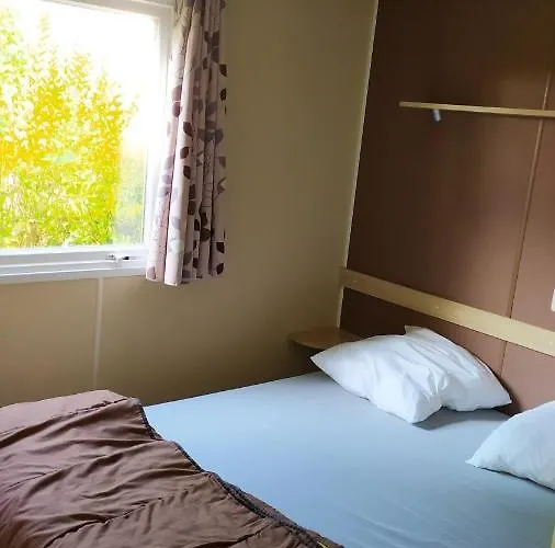 Confortable En Campagne A Avec Piscine *